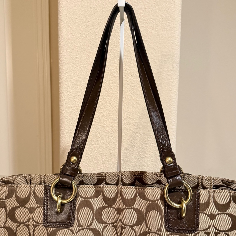 Coach Gallery signature Khaki Tote. F19388 - Picture 4 of 16